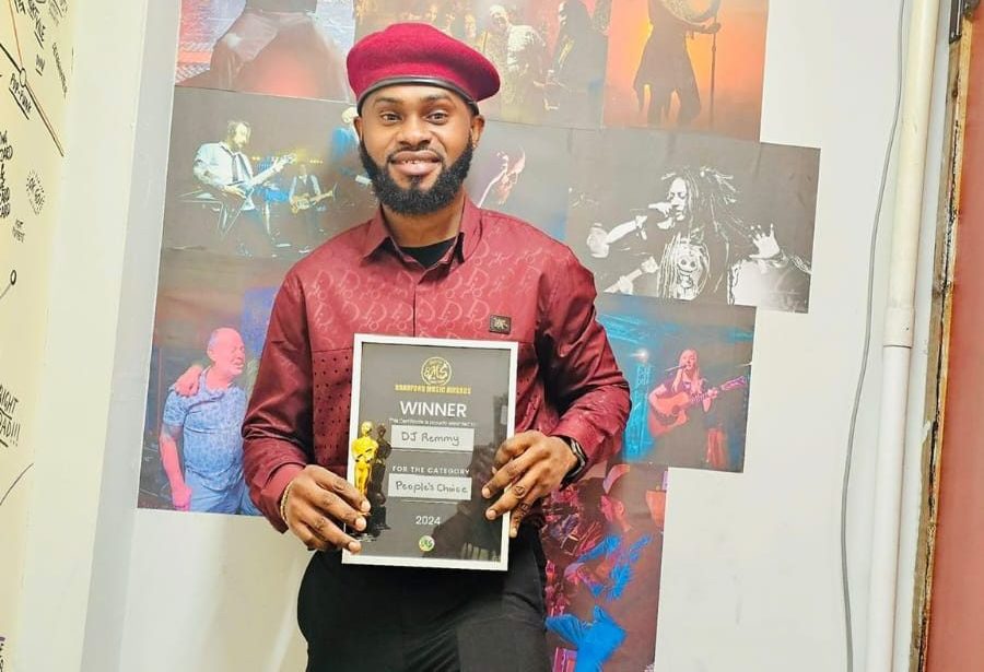 Review – DJ Remmy and Ola Vocals Deliver “Mine”