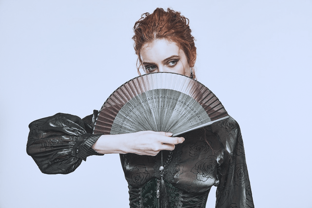 Alternative Fashion and the Rejection of Luxury&nbsp;Symbolism